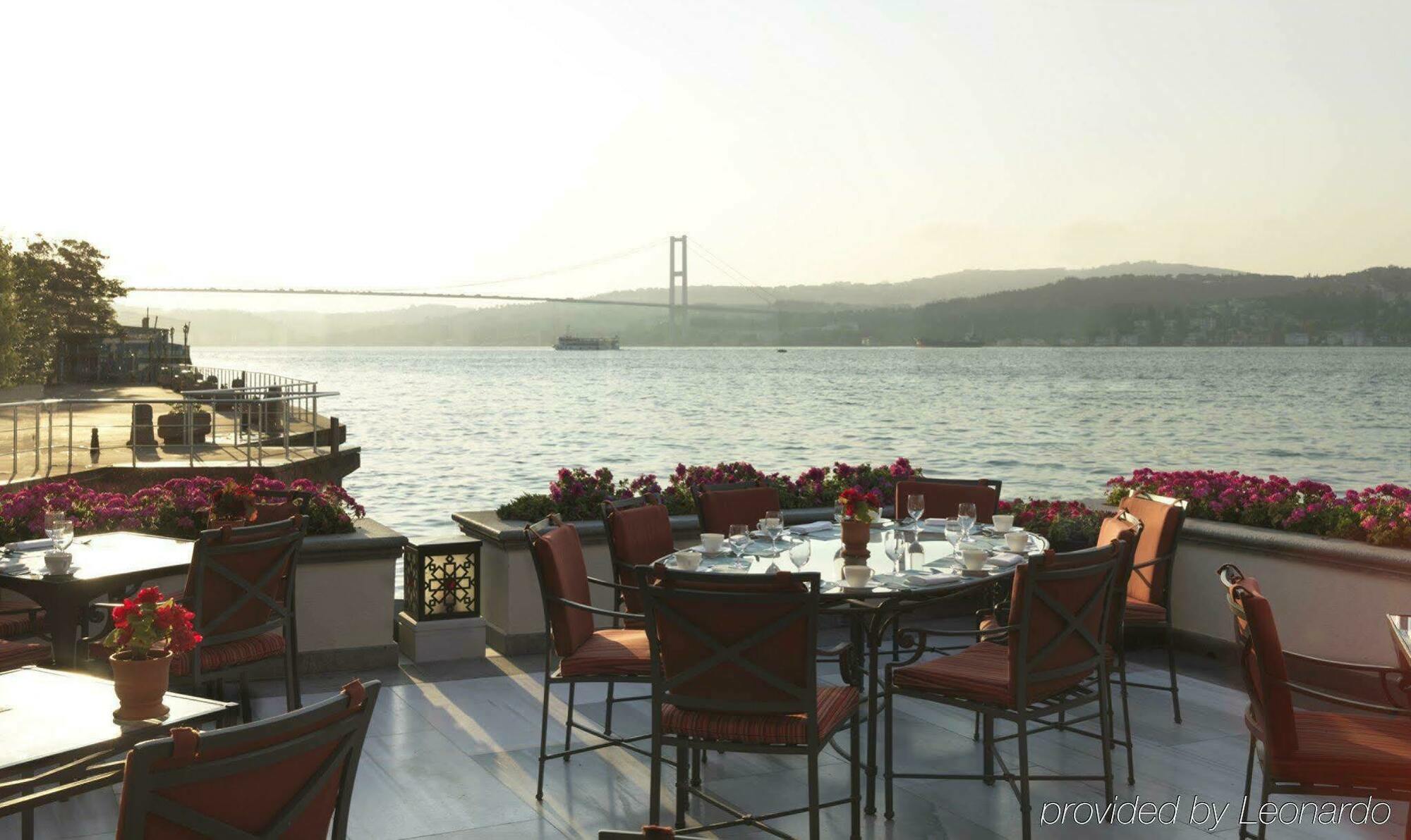 Four Seasons Hotel Istanbul At The Bosphorus Esterno foto